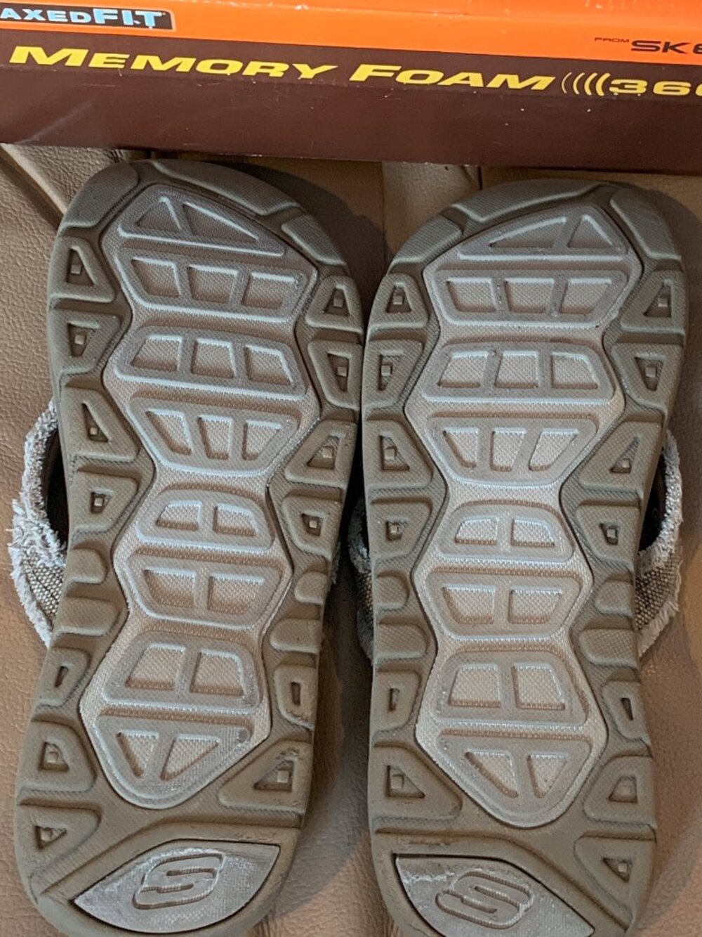 MEN'S SKECHERS FLIP FLOPS, SUPREME BOSNIA IN TAN, SIZE 9, 64152, EUC - Picture 2 of 3
